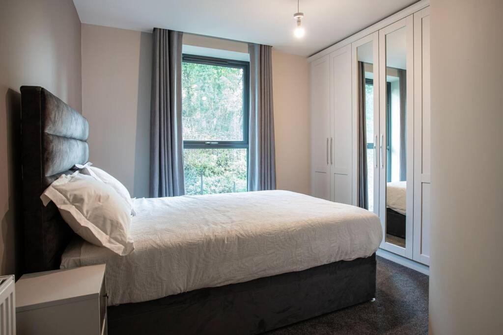 Modern 2Br With Balcony Next To The City Airport Bhd - Free Parking Belfast Exterior foto